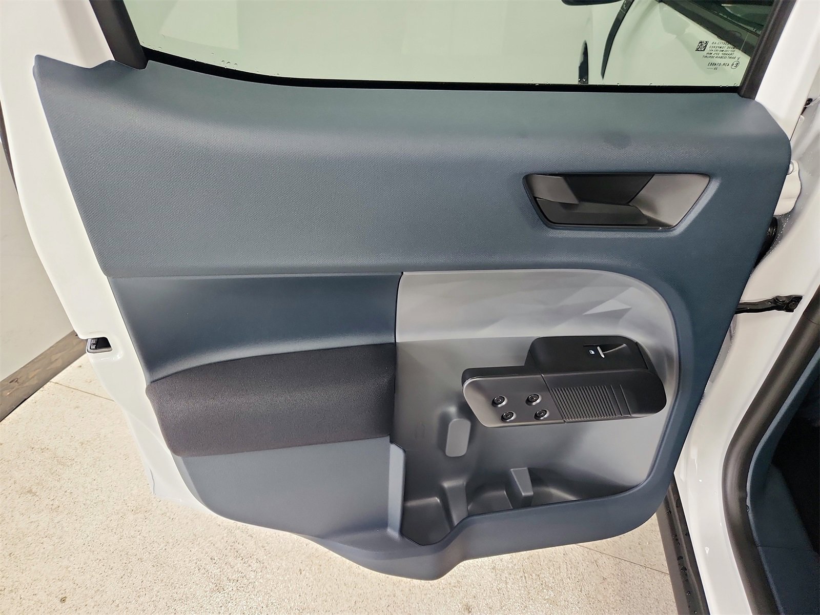 New 2025 Ford Maverick XL w/ Equipment Group 101A image 34