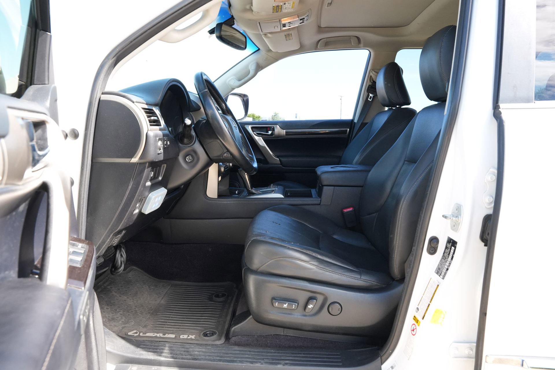 Used 2014 Lexus GX 460 image 18