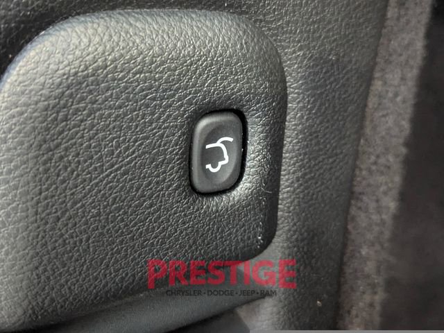 Used 2022 Dodge Durango R/T w/ Blacktop Package image 11