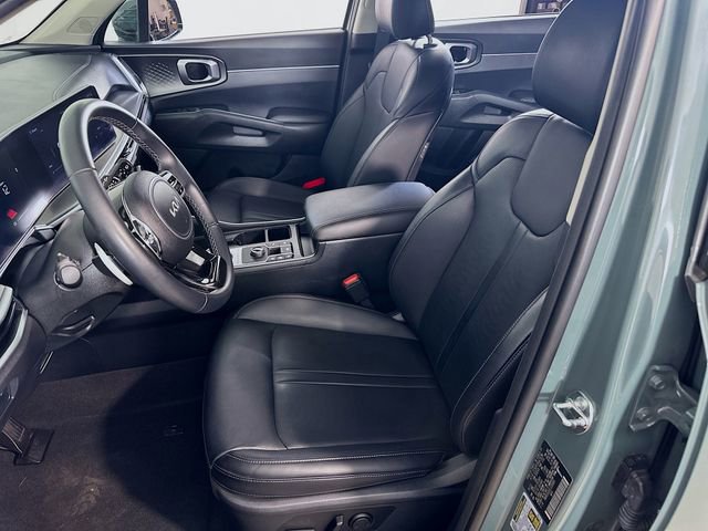 Used 2025 Kia Sorento EX image 17