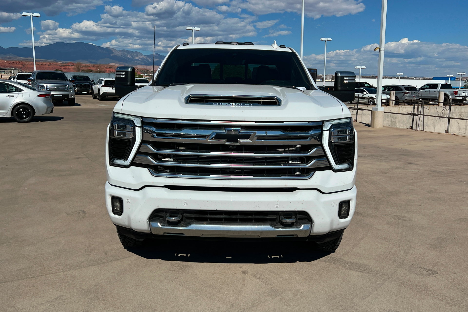 Used 2024 Chevrolet Silverado 3500 High Country w/ High Country Premium Package AWD/4WD image 8