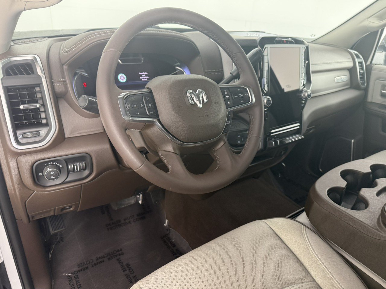 Used 2026 RAM 2500 Laramie AWD/4WD image 15