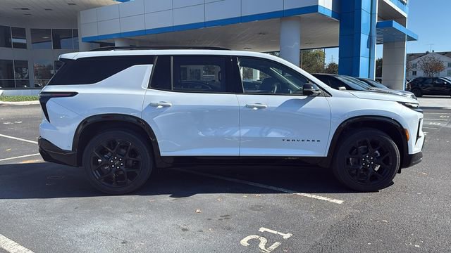 New 2026 Chevrolet Traverse RS w/ LPO, Floor Liner Package FWD image 8