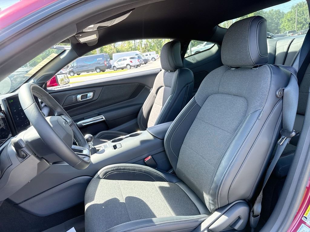 Used 2025 Ford Mustang GT RWD image 12