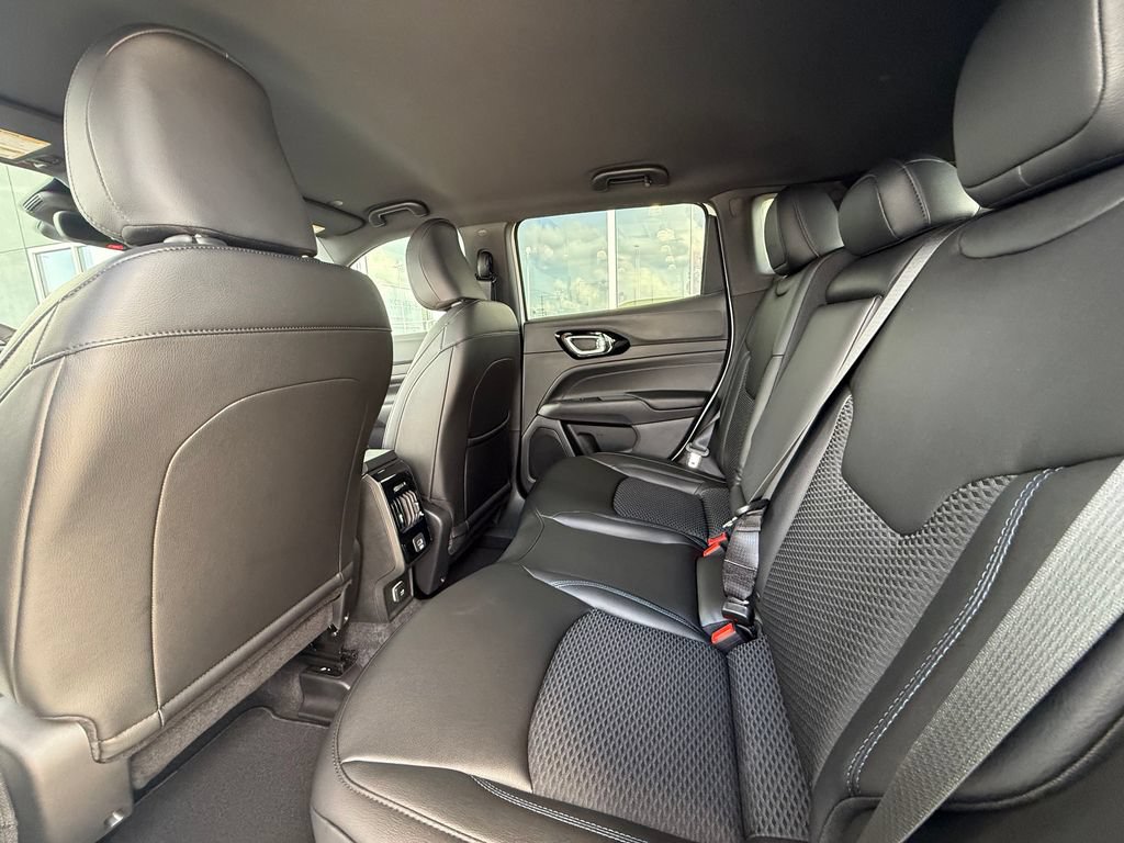 New 2026 Jeep Compass Latitude AWD/4WD image 24