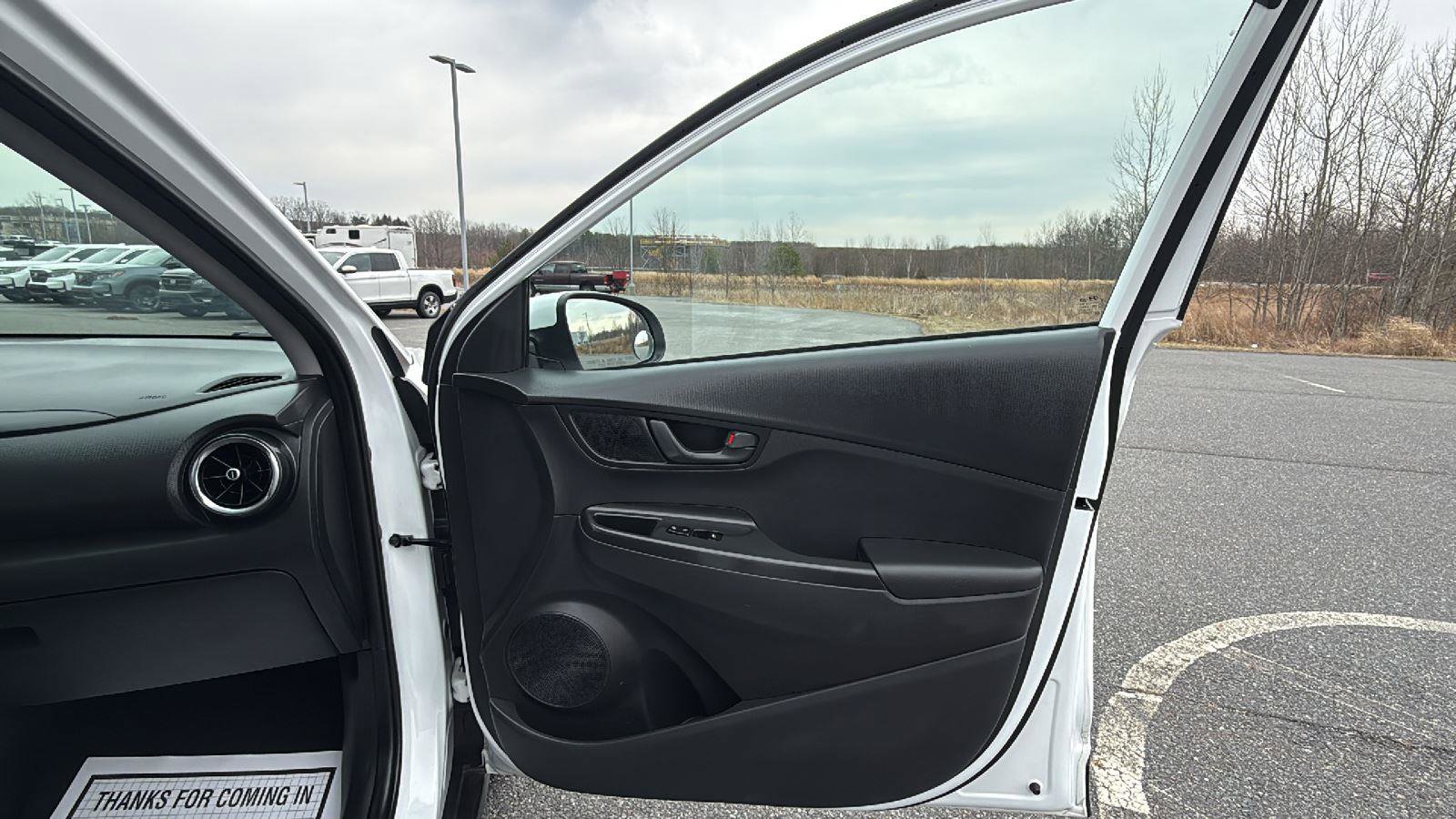 Used 2023 Hyundai Kona SE w/ Cargo Package image 17