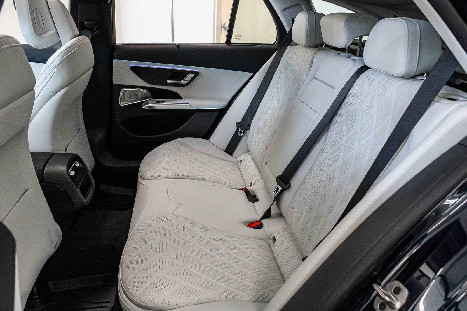 New 2026 Mercedes-Benz E 450 4MATIC All-Terrain Wagon image 17