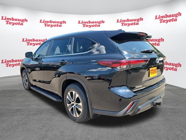 Used 2024 Toyota Highlander XLE AWD/4WD image 29