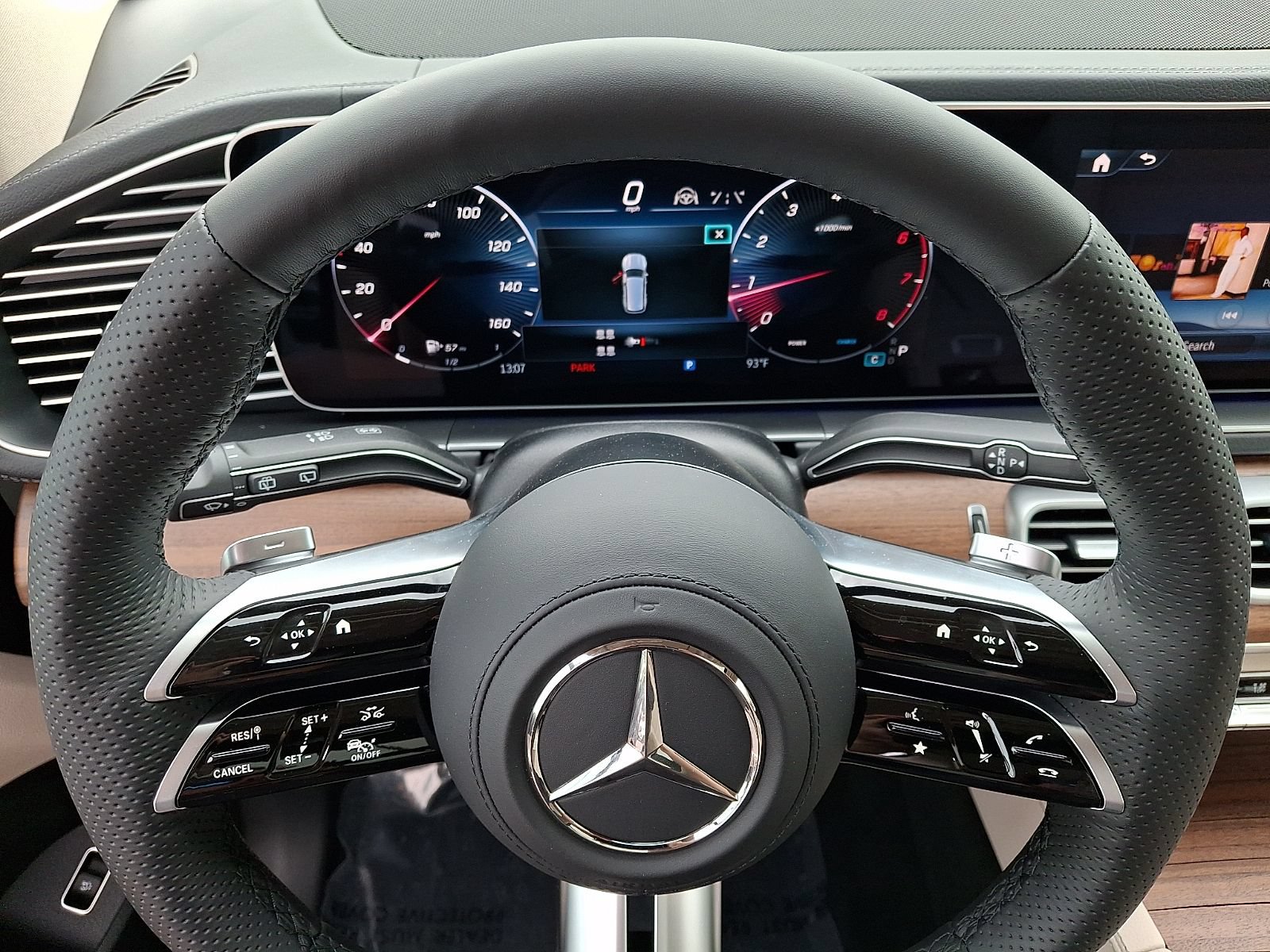 New 2026 Mercedes-Benz GLS 450 4MATIC image 16