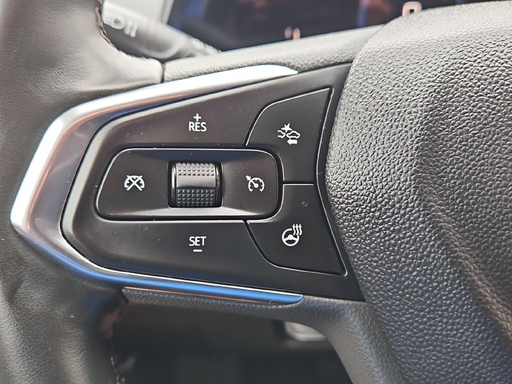 Used 2025 Chevrolet Trax LT w/ LT Convenience Package FWD image 21