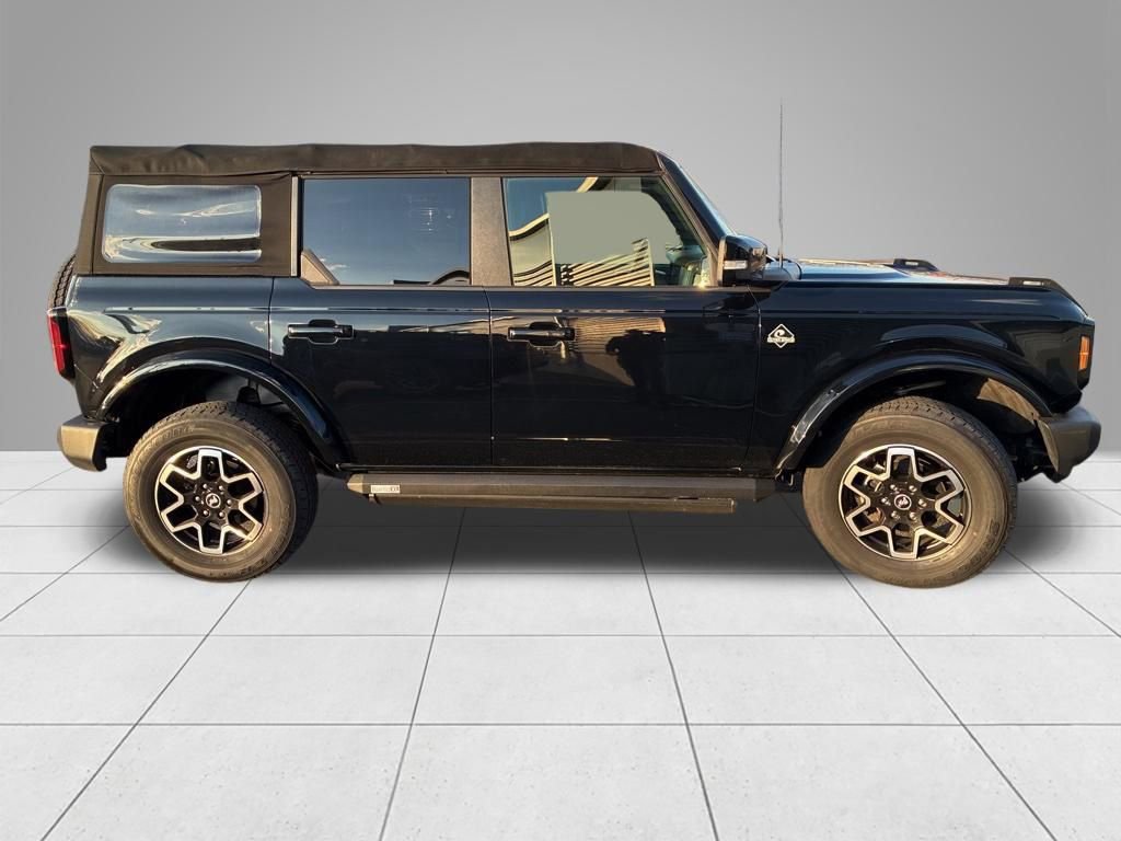 Used 2022 Ford Bronco Outer Banks image 3