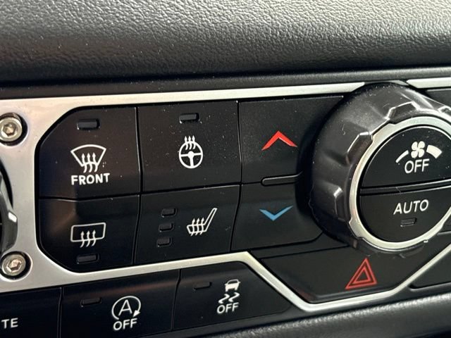 Used 2025 Jeep Gladiator Mojave AWD/4WD image 16