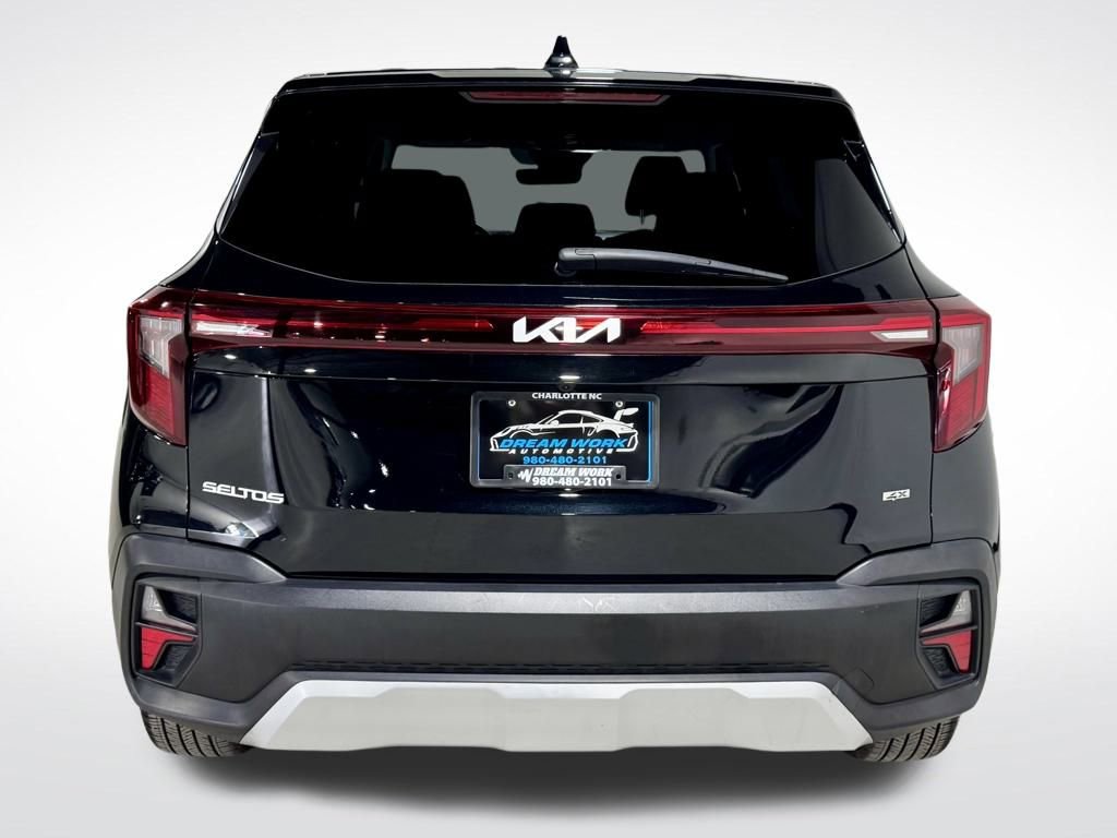 Used 2024 Kia Seltos LX image 7