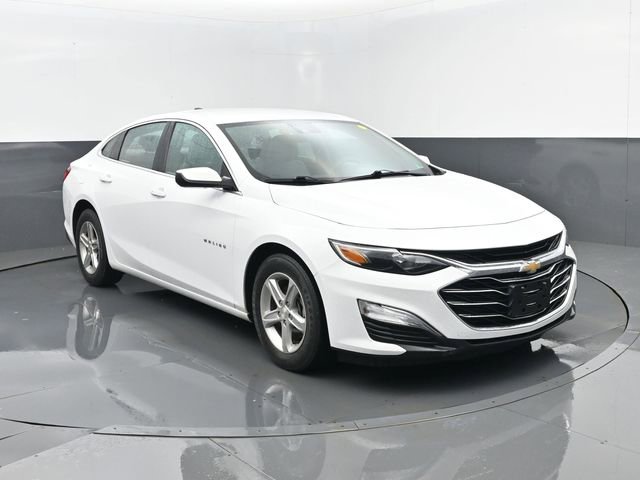 Used 2020 Chevrolet Malibu LS w/ Driver Confidence Package II image 3