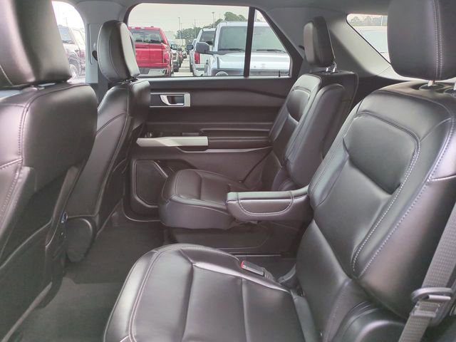 Used 2022 Ford Explorer XLT w/ Equipment Group 202A image 14