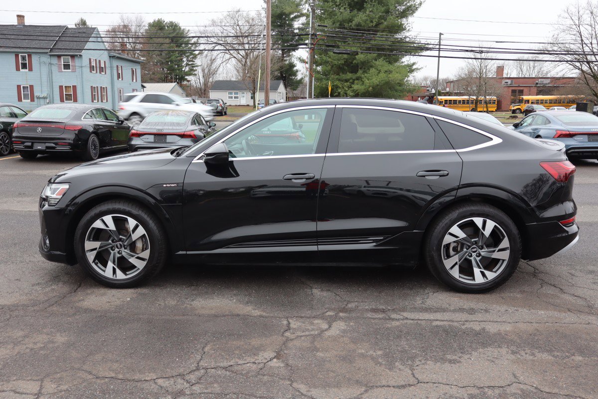 Used 2021 Audi e-tron Premium image 8