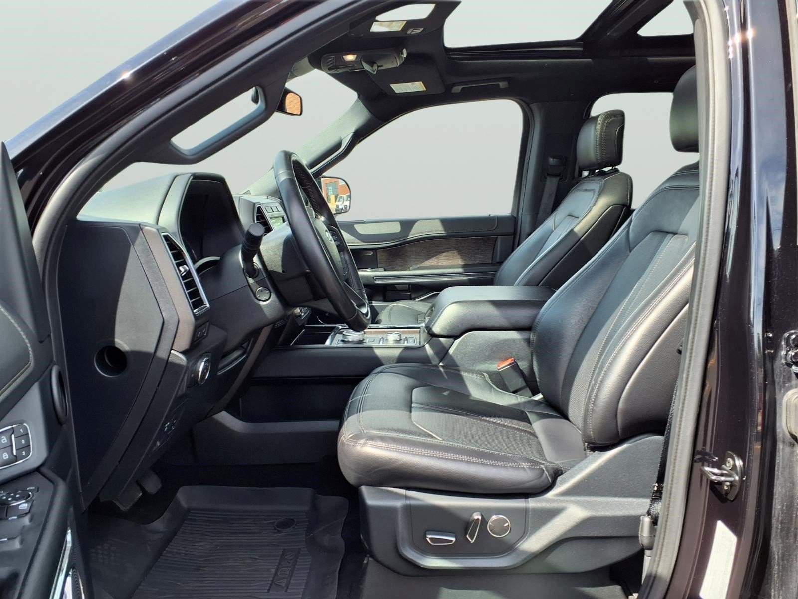 Used 2020 Ford Expedition Limited AWD/4WD image 16