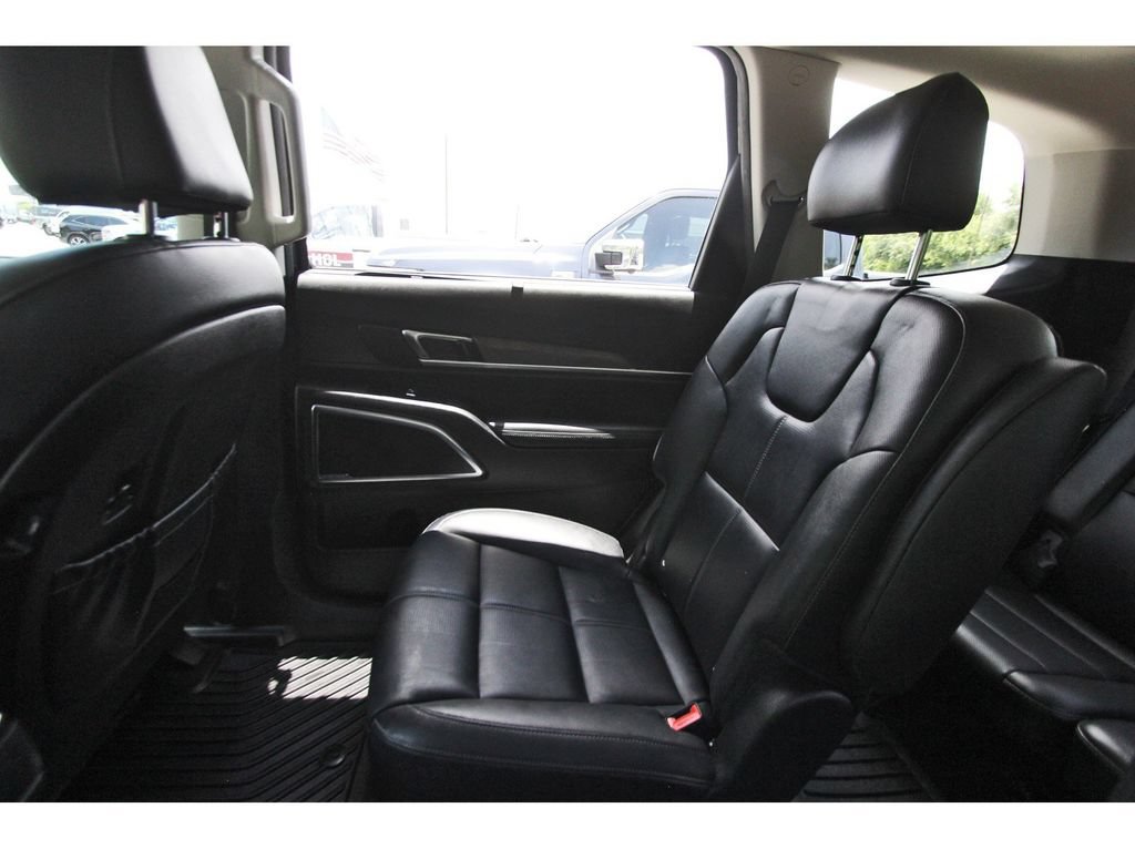 Used 2022 Kia Telluride SX w/ Nightfall Edition Package AWD/4WD image 9
