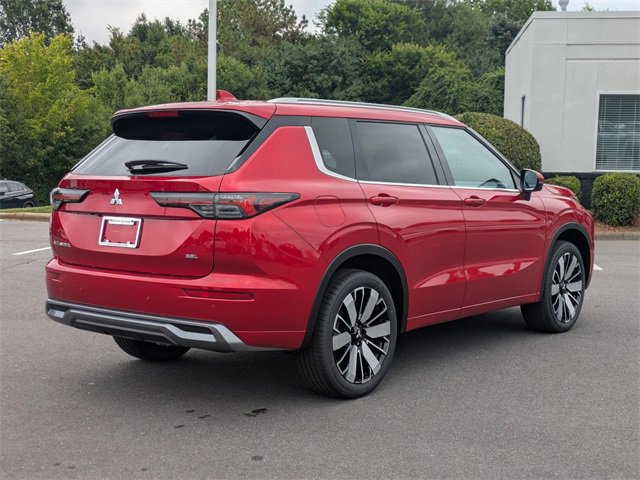 New 2025 Mitsubishi Outlander SEL image 3