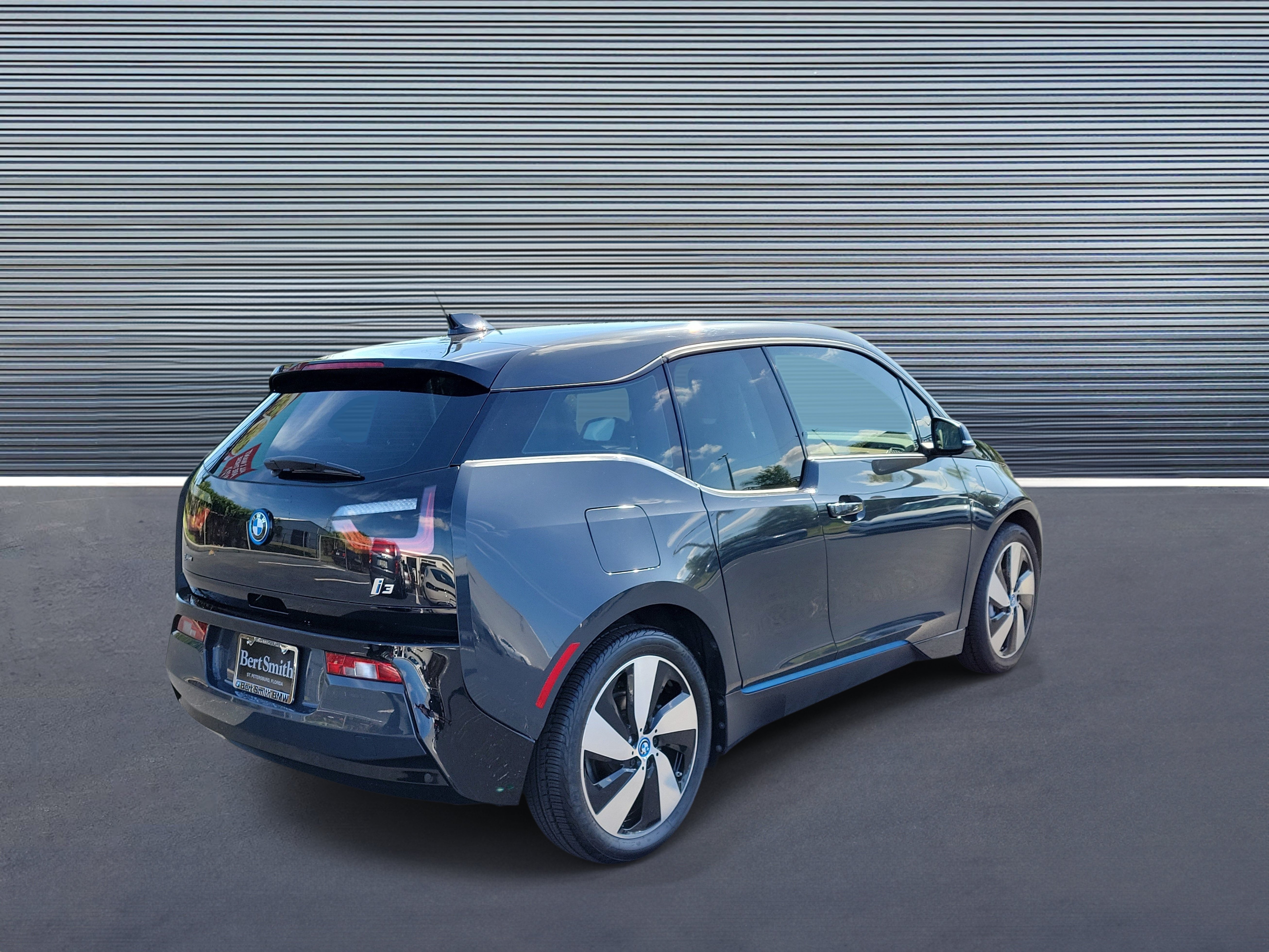 Used 2015 BMW i3 w/ Range Extender RWD image 3