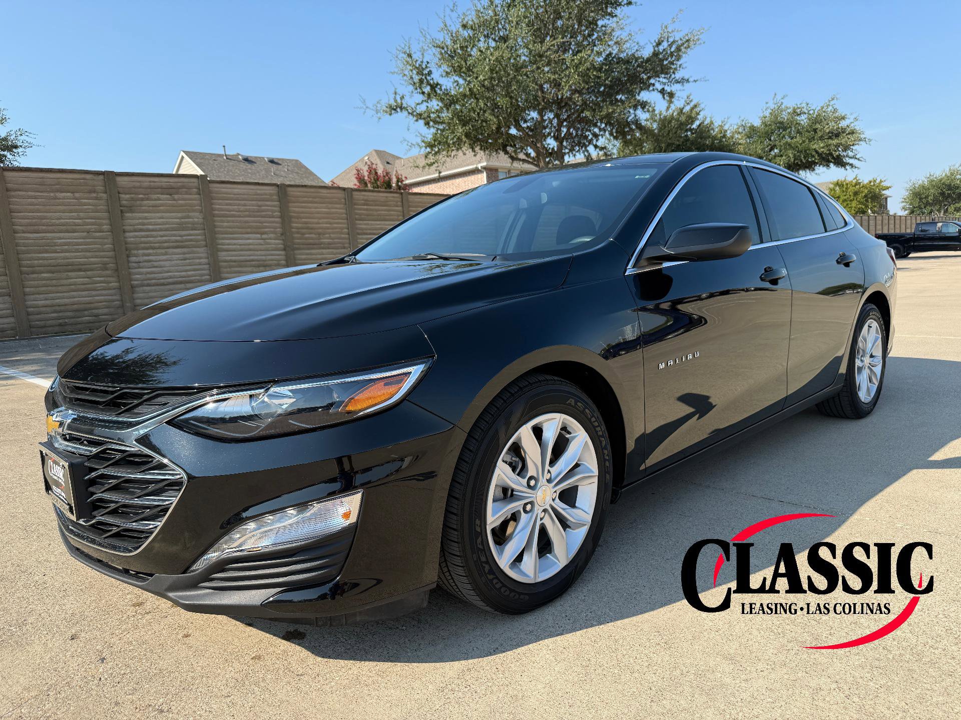 Used 2022 Chevrolet Malibu LT image 1