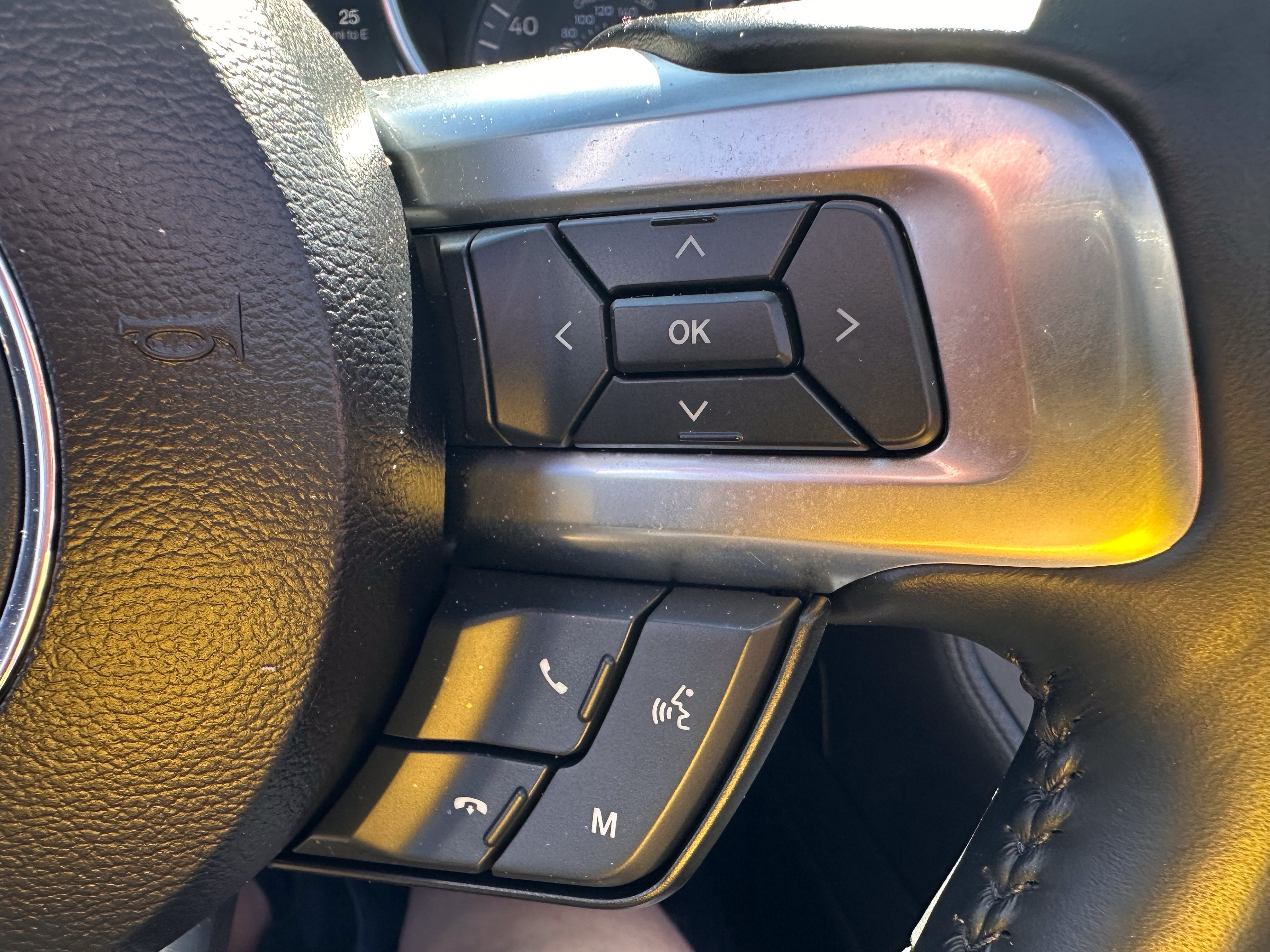 Used 2018 Ford Mustang Convertible RWD image 29