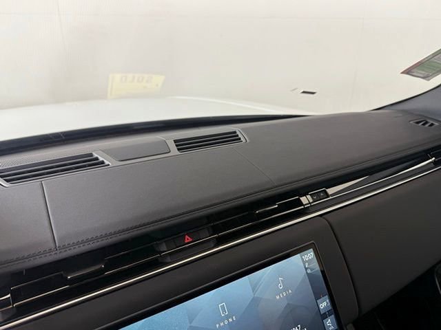 New 2025 Land Rover Range Rover SE image 33