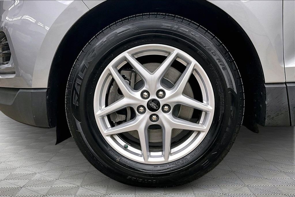 Certified 2023 Ford Edge SEL image 9