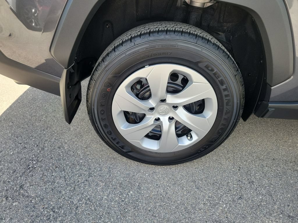 Certified 2025 Toyota RAV4 LE FWD image 30
