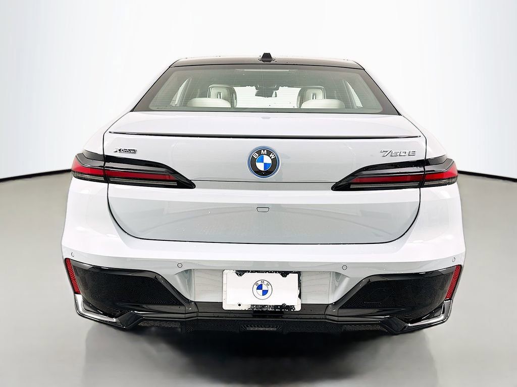 New 2026 BMW 750e xDrive image 6