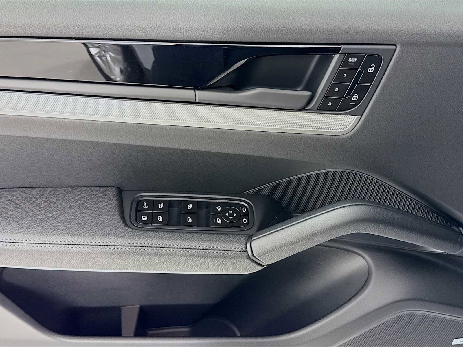 New 2026 Porsche Cayenne E-Hybrid image 11