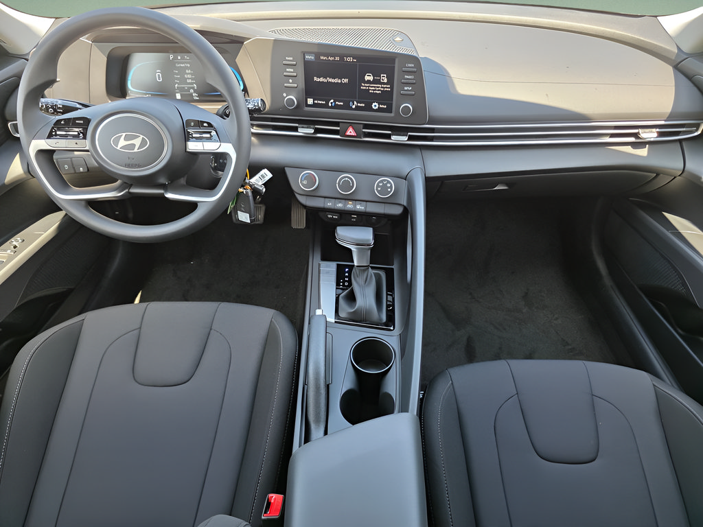 New 2026 Hyundai Elantra SE FWD image 15