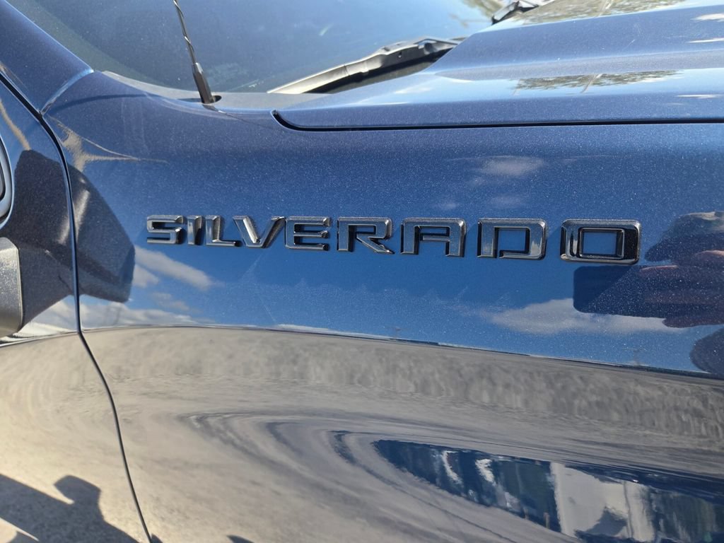 Used 2023 Chevrolet Silverado 1500 Custom w/ LPO, Dark Essentials Package RWD image 4
