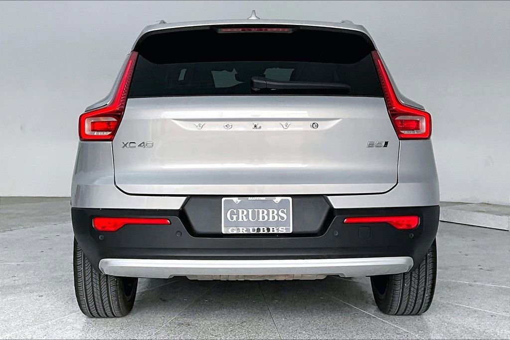 Certified 2023 Volvo XC40 B5 Plus image 7