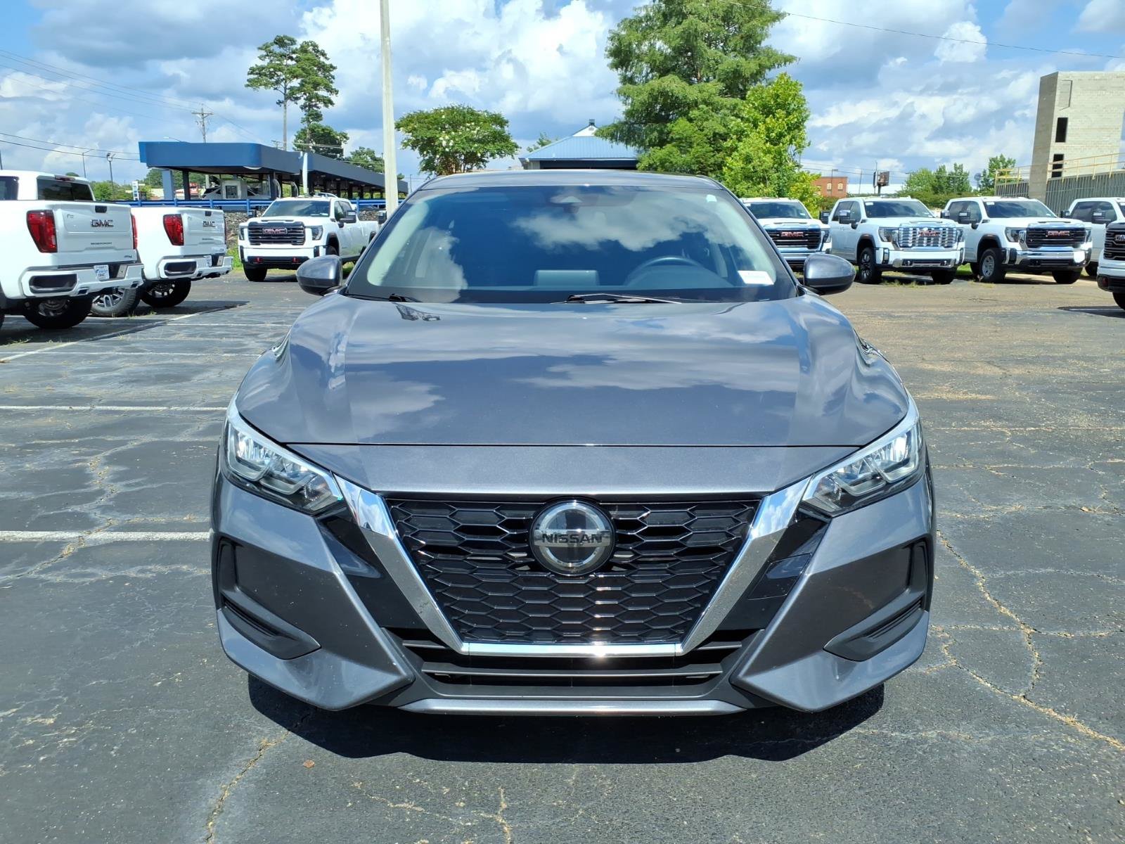 Used 2021 Nissan Sentra SV FWD image 2