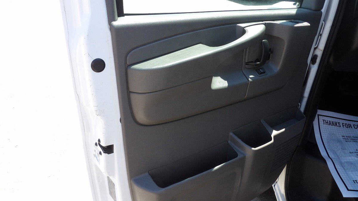 Used 2015 Chevrolet Express 2500 RWD image 6