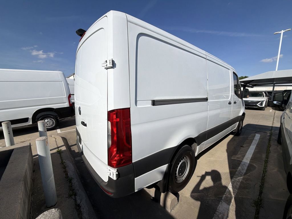 Used 2021 Mercedes-Benz Sprinter 1500 image 3