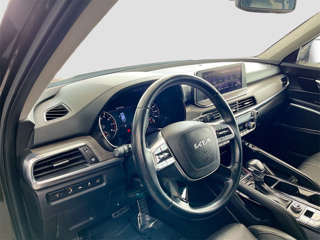 Used 2022 Kia Telluride SX w/ Towing Package image 9