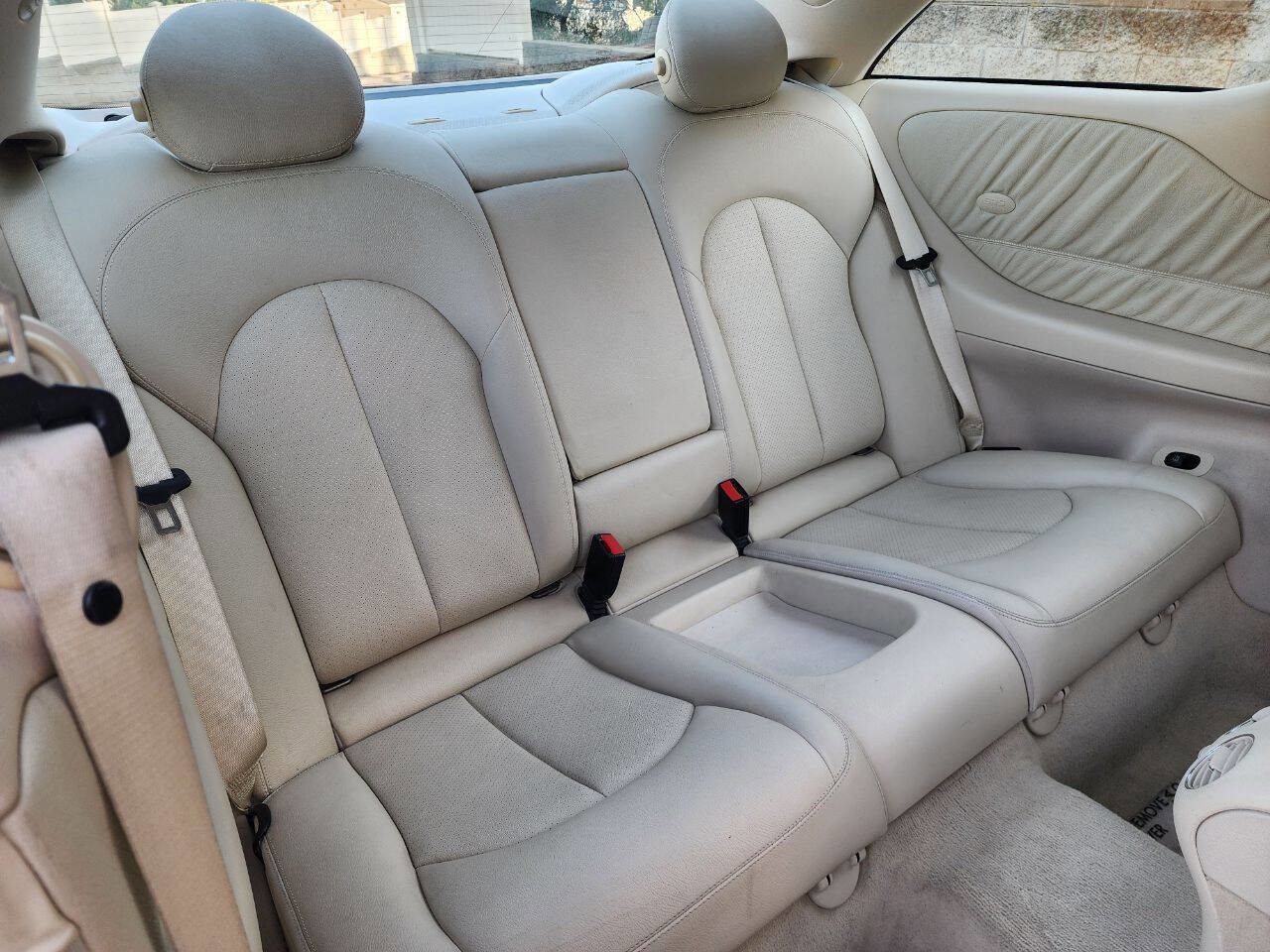 Used 2005 Mercedes-Benz CLK 320 Coupe image 32