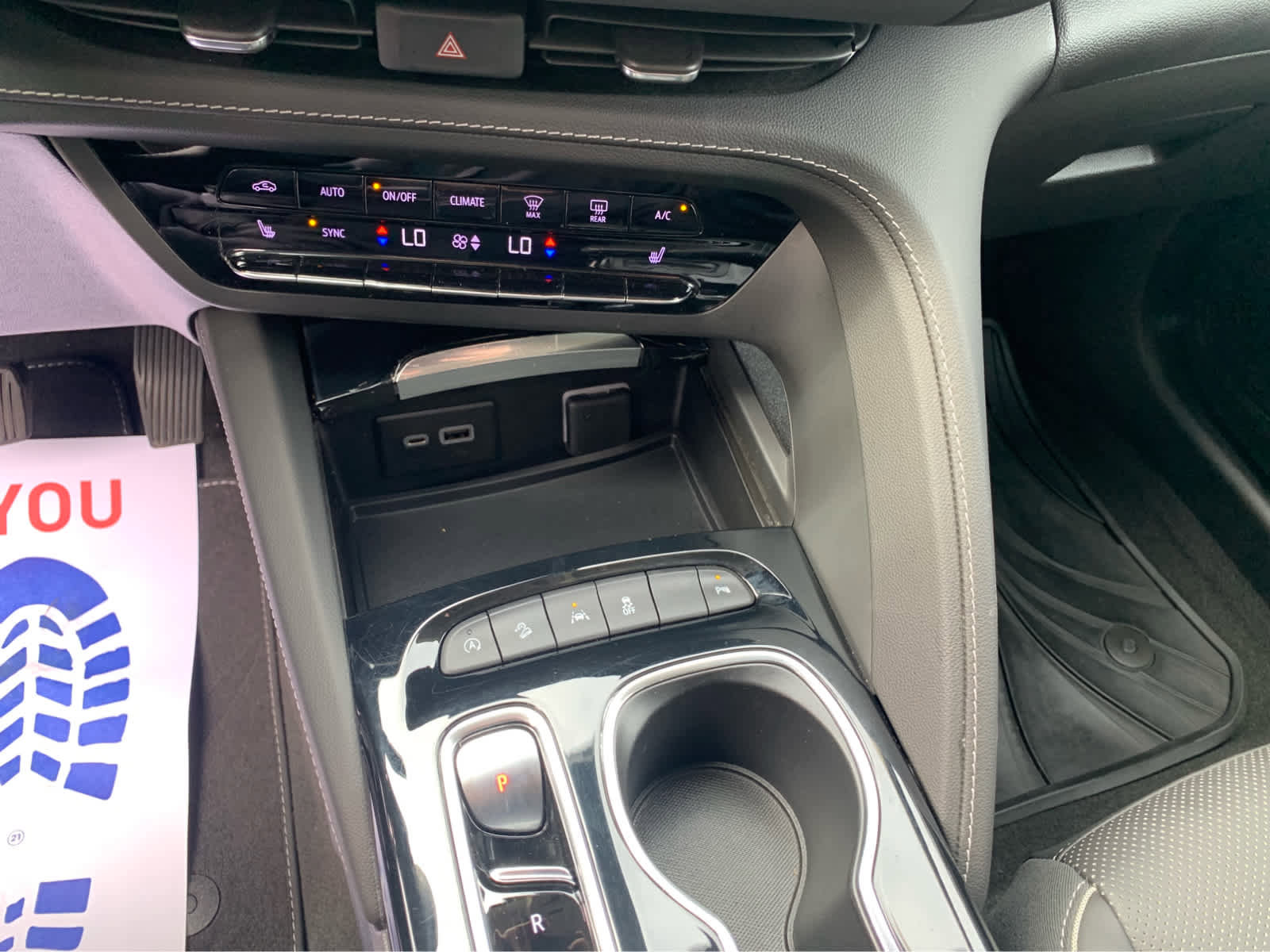 Used 2023 Buick Envision Essence image 18