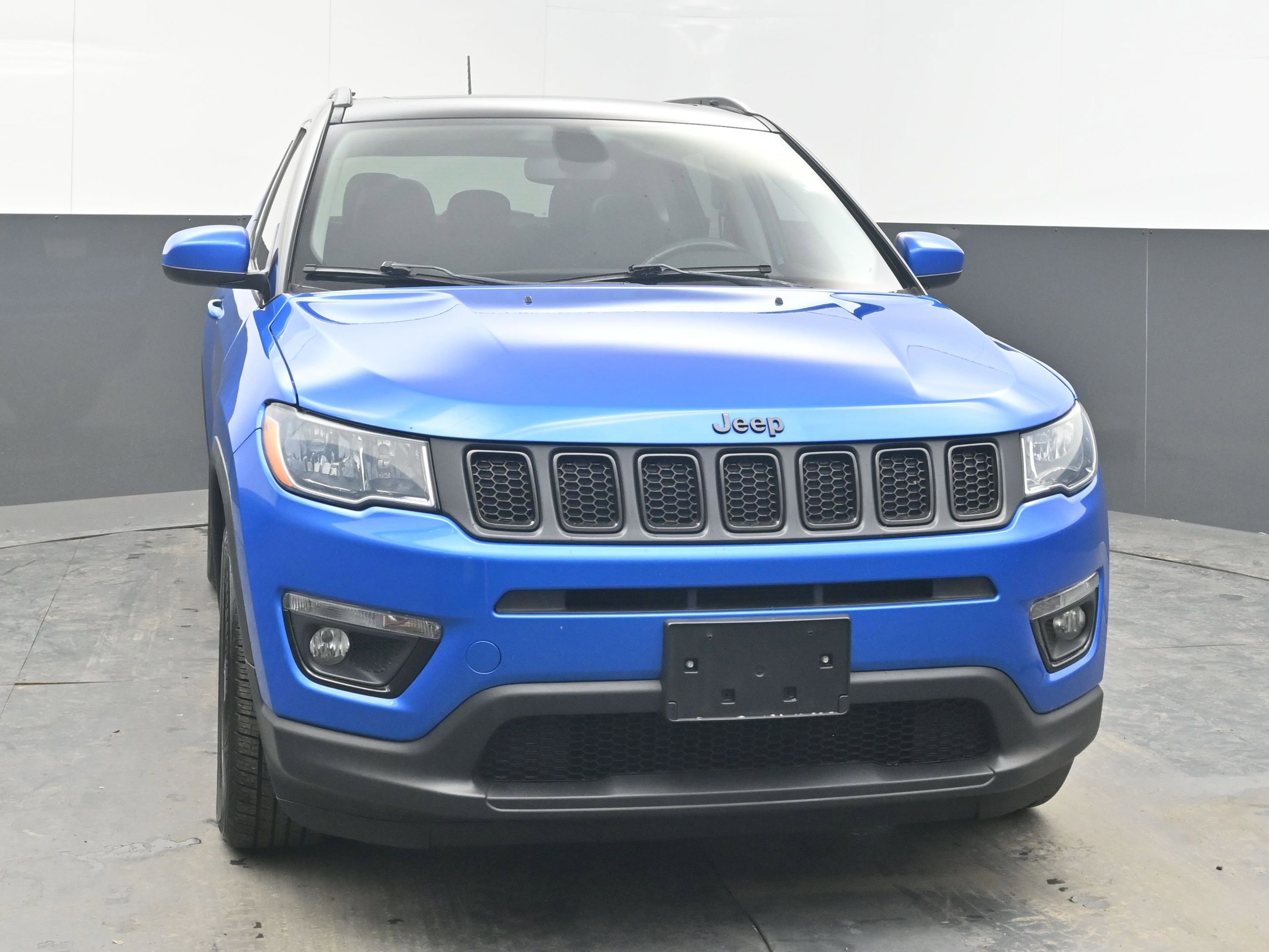 Used 2020 Jeep Compass Latitude image 2