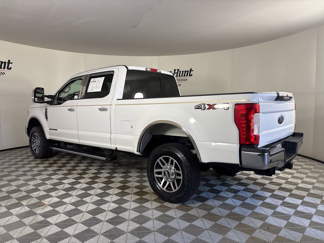 Used 2019 Ford F250 Lariat w/ Lariat Value Package image 6