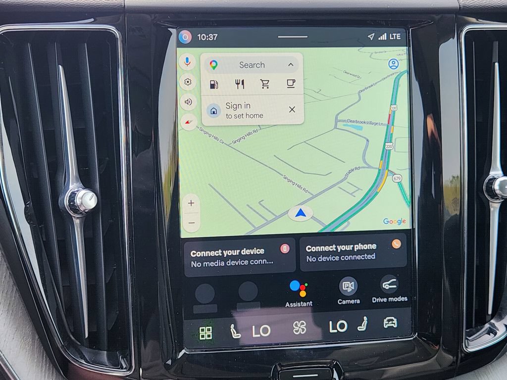 Certified 2025 Volvo XC60 B5 Plus AWD/4WD image 21