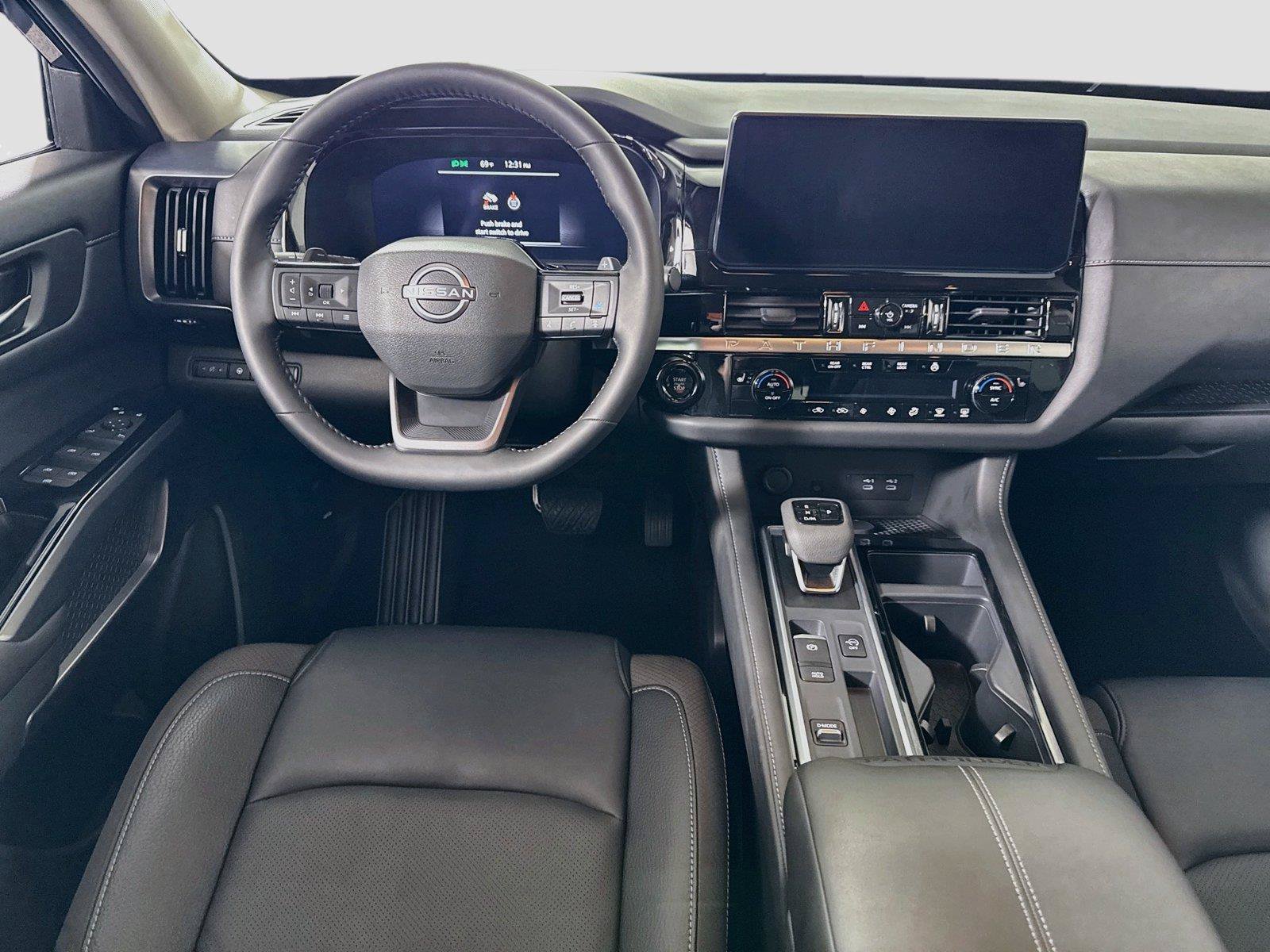 Used 2026 Nissan Pathfinder SL FWD image 2