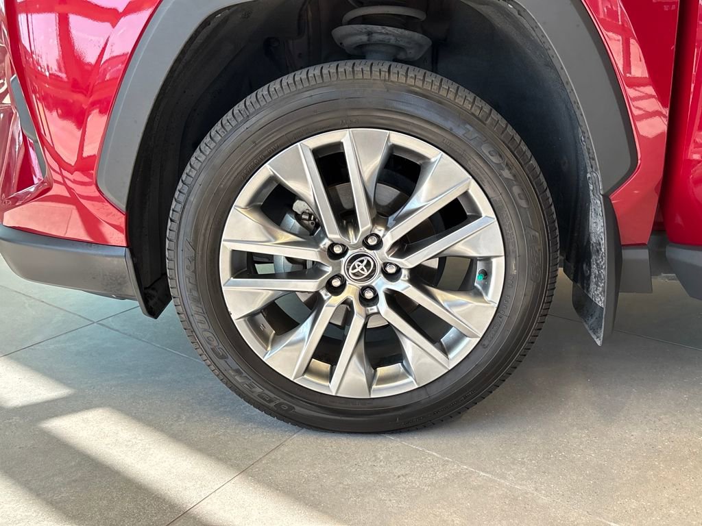 Used 2023 Toyota RAV4 XLE Premium image 35