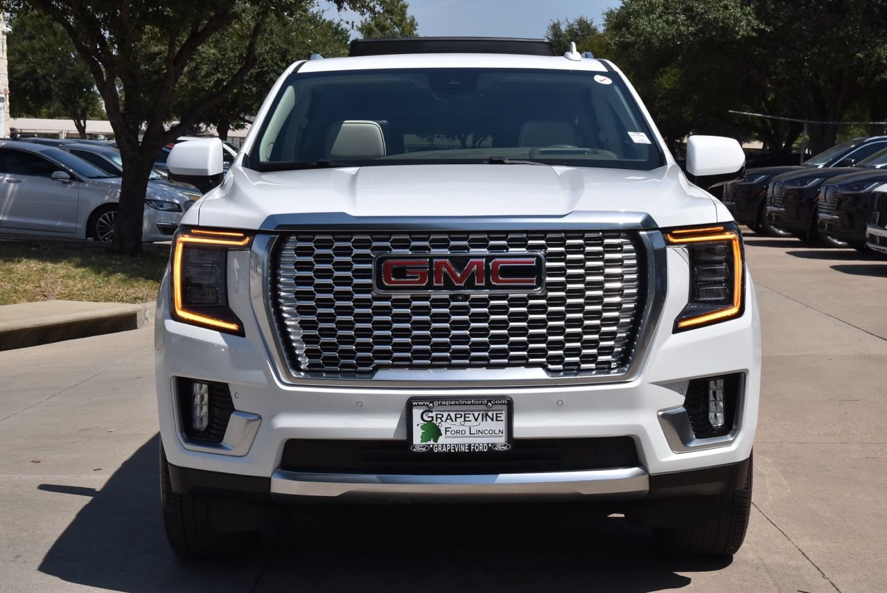 Used 2024 GMC Yukon XL Denali w/ Advanced Technology Package AWD/4WD image 3