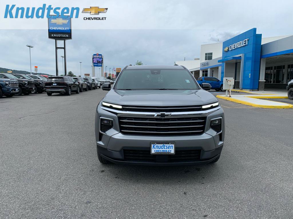 New 2026 Chevrolet Traverse LT w/ Driver Confidence Package AWD/4WD image 2