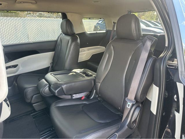 Certified 2024 Kia Carnival SX image 15