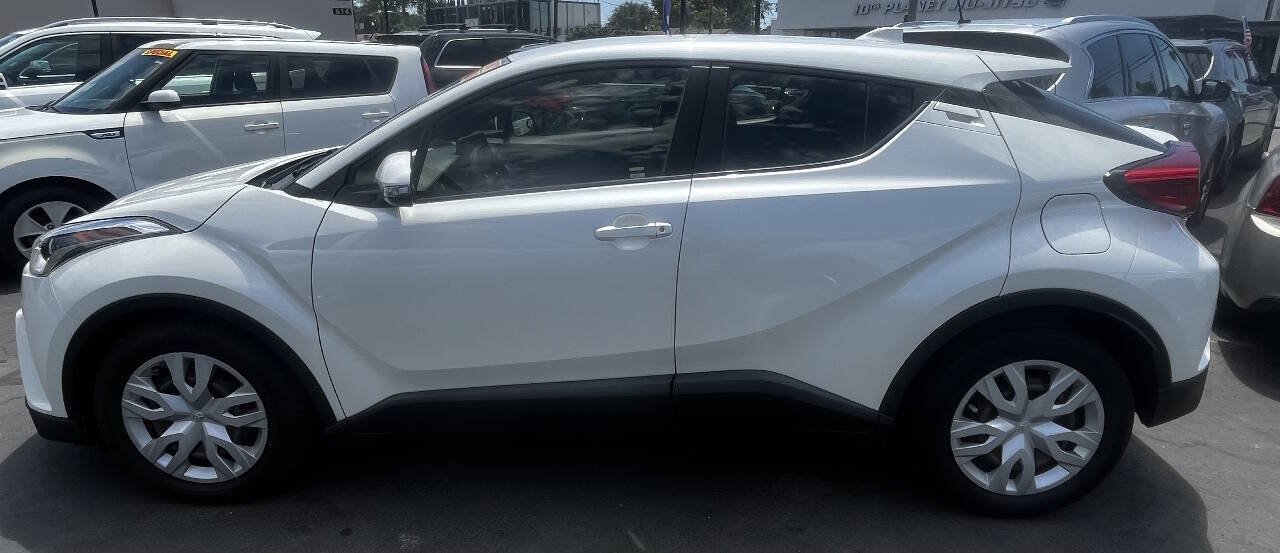 Used 2019 Toyota C-HR LE FWD image 7