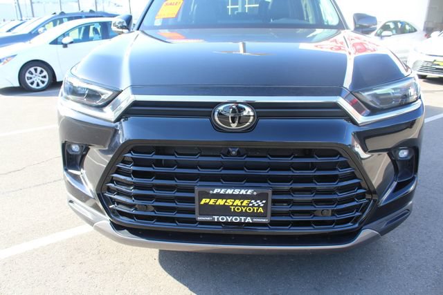 Certified 2025 Toyota Grand Highlander AWD image 4